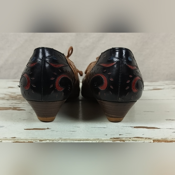 Vintage Paradox Shoes - Picture 4 of 6